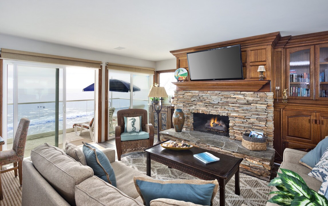 1249 Ocean Front in Laguna Beach, CA - Building Photo
