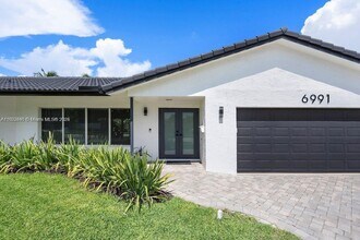 6991 NE 7th Ave in Boca Raton, FL - Building Photo - Building Photo