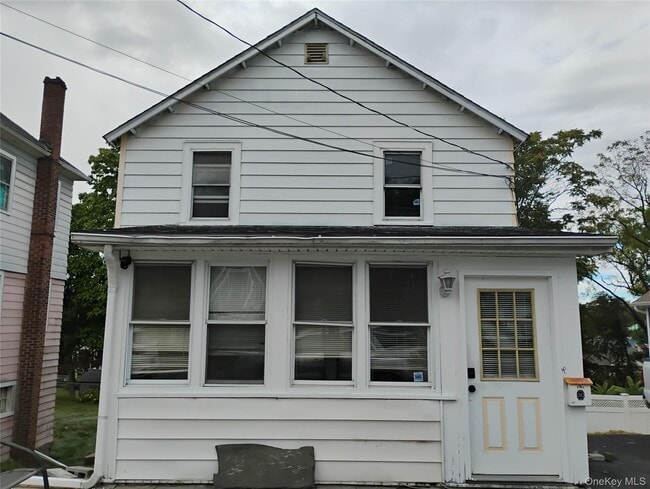 195 Prospect St in Newburgh, NY - Foto de edificio - Building Photo
