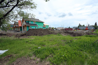 BW Park Townhomes in Edmonton, AB - Building Photo - Building Photo