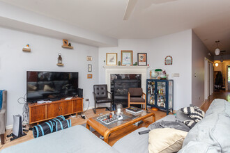 1357 N Artesian Ave in Chicago, IL - Building Photo - Building Photo