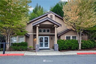 18930 Bothell Everett Hwy, Unit T101 in Bothell, WA - Foto de edificio - Building Photo