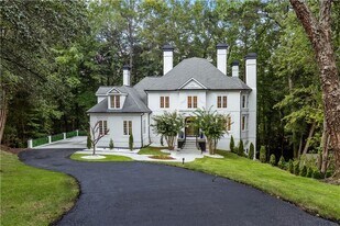 5390 Harrowood Ln NW in Atlanta, GA - Building Photo