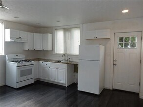 2408 Eiler Ave in Pittsburgh, PA - Foto de edificio - Building Photo