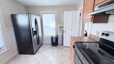 391 Commercial St in Braintree, MA - Building Photo - Building Photo