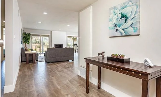 5620 Adobe Falls Pl in San Diego, CA - Building Photo - Building Photo