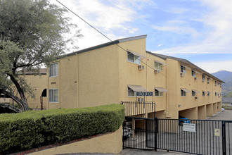 Montrose Villa Apartments in La Crescenta, CA - Building Photo - Building Photo