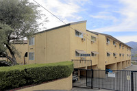 Montrose Villa Apartments in La Crescenta, CA - Foto de edificio - Building Photo