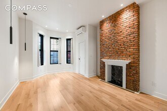 152 N 10th St in Brooklyn, NY - Building Photo - Building Photo