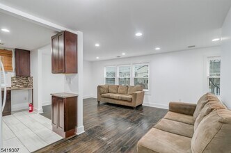 860 Lyons Ave in Irvington, NJ - Building Photo - Building Photo