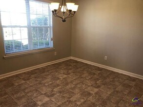 137 Kentshire Ln in Bonaire, GA - Building Photo - Building Photo