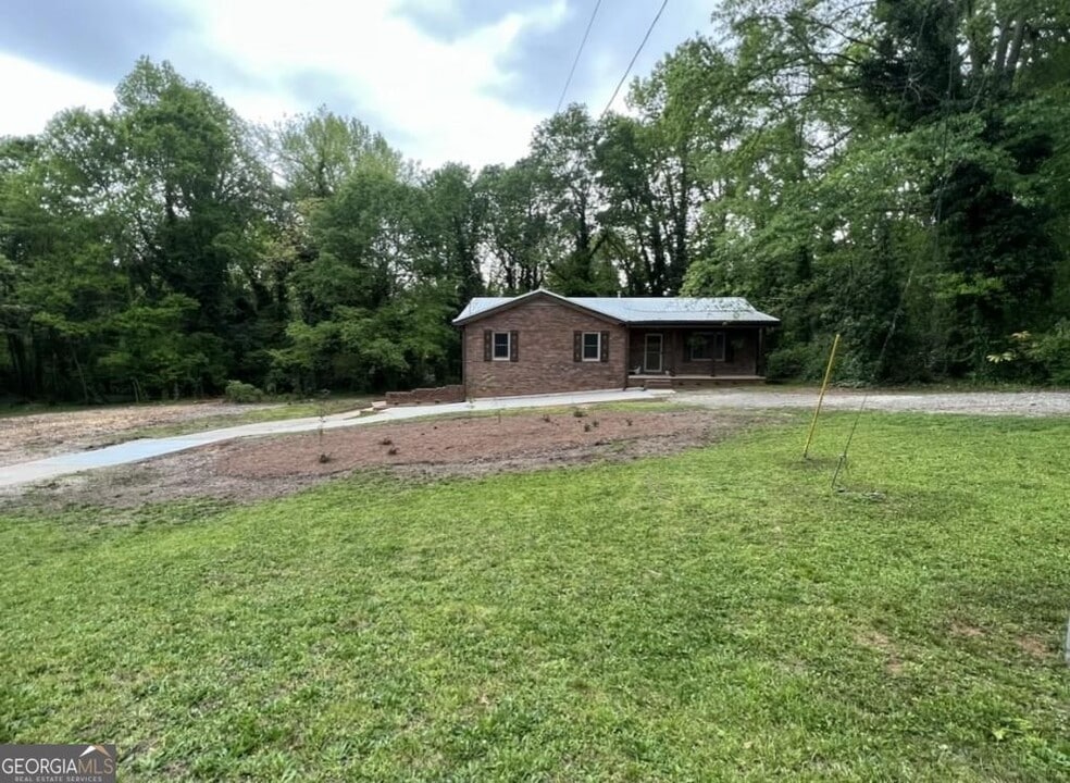 19 Oak Hill Dr in Winder, GA - Building Photo