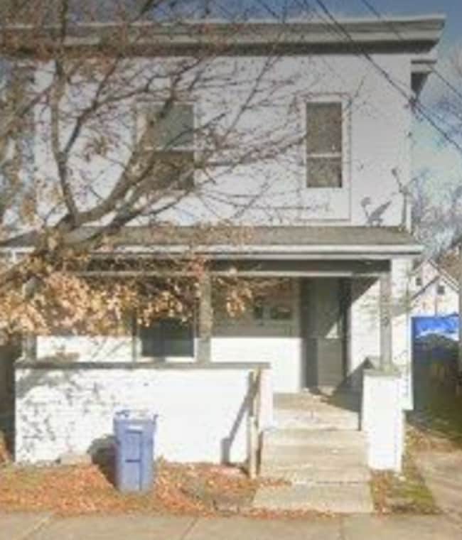 239 Ann St NE