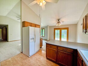 5807 Black Walnut Dr in McFarland, WI - Building Photo - Building Photo