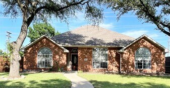 6404 Meadowview Ct in Plano, TX - Building Photo