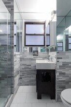 5 W 103rd St in New York, NY - Building Photo - Building Photo