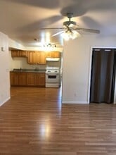 1557 White St, Unit 1 in Dubuque, IA - Foto de edificio - Building Photo