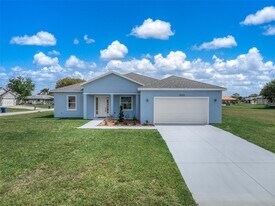 1025 Greenway Terrace in Sebring, FL - Building Photo
