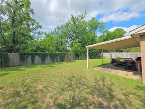 2023 Harvest Moon Dr in Cedar Park, TX - Foto de edificio - Building Photo