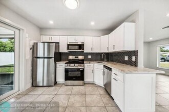 4800 NE 4th Ave in Fort Lauderdale, FL - Building Photo - Building Photo
