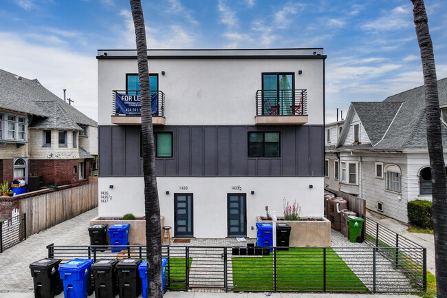 1433 S Westmoreland Ave in Los Angeles, CA - Building Photo - Building Photo