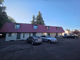 233 SW Walnut Ave, Unit 233-2 in Dallas, OR - Building Photo