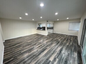 9007 Monogram Ave in North Hills, CA - Building Photo - Building Photo