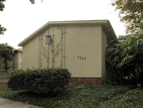 1117 N Stoneman Ave in Alhambra, CA - Building Photo - Building Photo