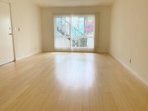 1851 Winona Blvd-Unit -108 in Los Angeles, CA - Building Photo - Building Photo