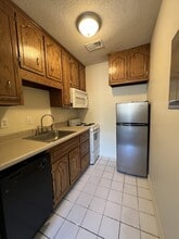 132 Ballygar St, Unit J in Clarksville, TN - Building Photo - Building Photo