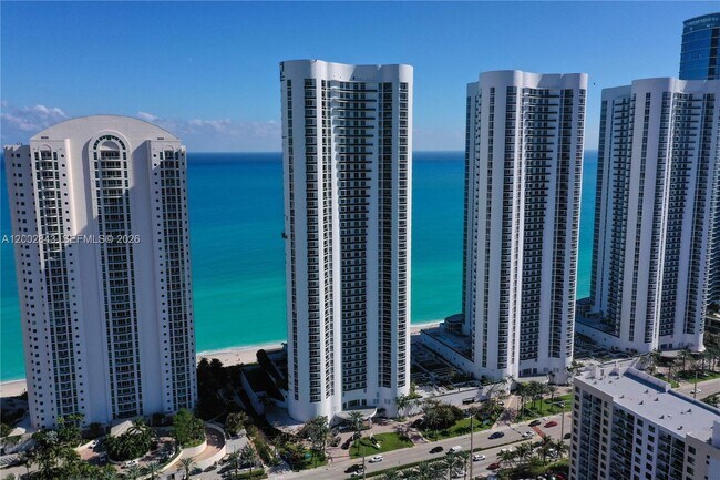 16001 Collins Ave, Unit 1406 in Sunny Isles Beach, FL - Building Photo - Building Photo