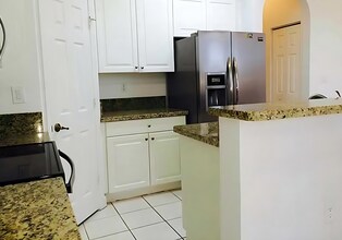 11357 NW 57th Ln in Doral, FL - Building Photo - Building Photo