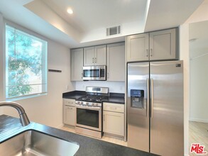 1149 1/2 Fedora St in Los Angeles, CA - Building Photo - Building Photo