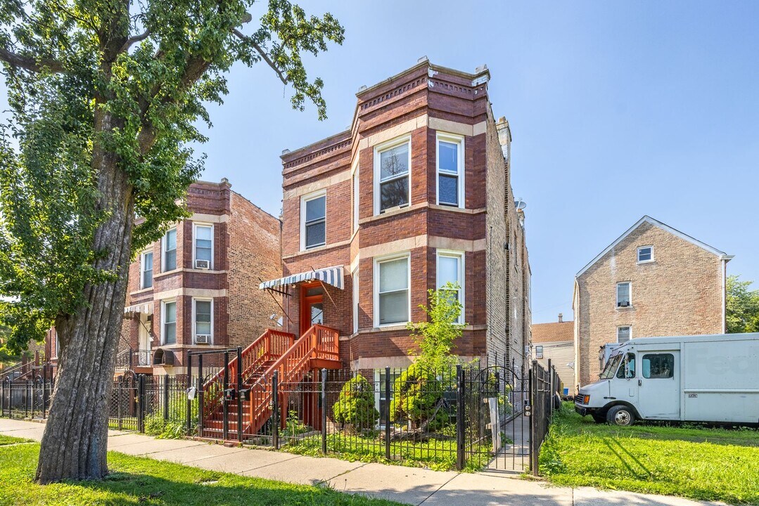 4104 W 24th Pl in Chicago, IL - Building Photo