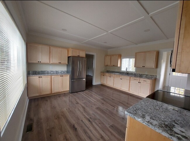 20 Plante St, Unit A in Rochester, NH - Building Photo - Building Photo