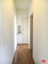 1901 N Commonwealth Ave in Los Angeles, CA - Building Photo - Building Photo