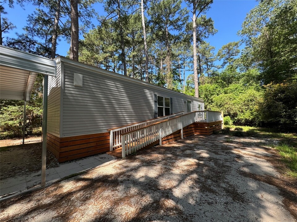 45 Whippoorwill Ln in Trinity, TX - Building Photo