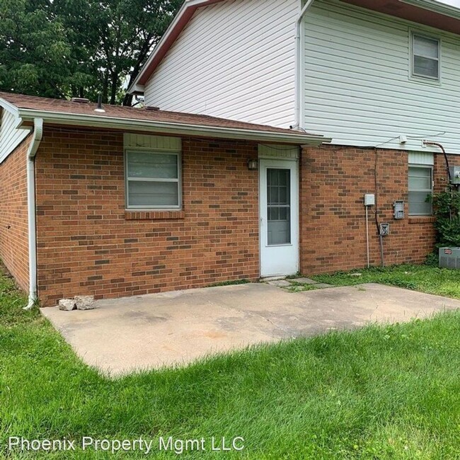 560 NE Park Ln-Unit -Apt A in Columbia, MO - Building Photo - Building Photo