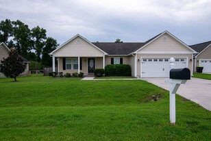202 Cottage Ln in Richlands, NC - Building Photo