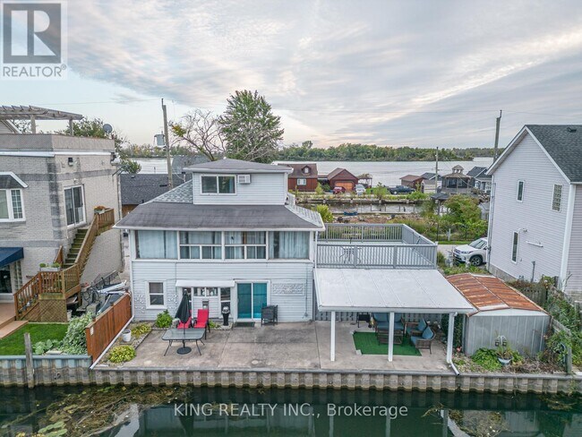 42 Wahneta Ave in Lasalle, ON - Foto de edificio - Building Photo