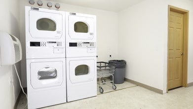 Prairie Creek Apartments in Wyoming, MI - Building Photo - Interior Photo