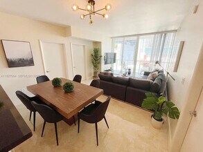 253 NE 2nd St, Unit 1501 in Miami, FL - Building Photo - Building Photo