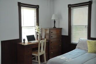 707 N Aurora St, Unit 1 in Ithaca, NY - Building Photo - Building Photo