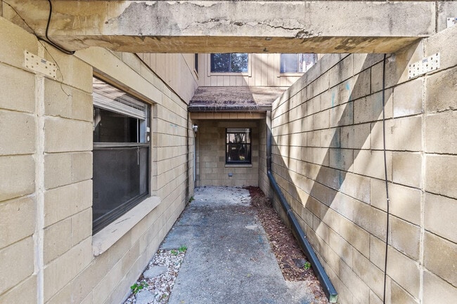 6926 SW 45th Ave in Gainesville, FL - Building Photo - Building Photo