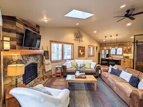 32114 Upper Bear Creek Rd in Evergreen, CO - Building Photo - Building Photo