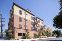 Archwood Court in Van Nuys, CA - Foto de edificio - Building Photo