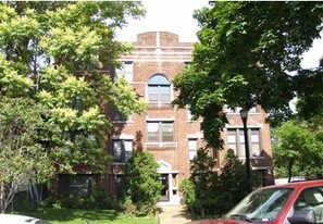 4556 N Dover St in Chicago, IL - Building Photo