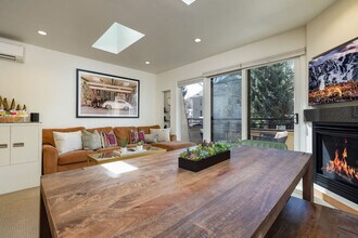 835 E Durant Ave in Aspen, CO - Building Photo - Building Photo