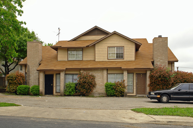 6710-6716 Windsor in San Antonio, TX - Building Photo - Building Photo