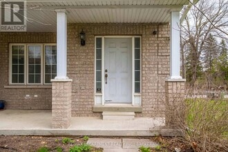 481 Jim Barber Ct in Newmarket, ON - Building Photo - Building Photo